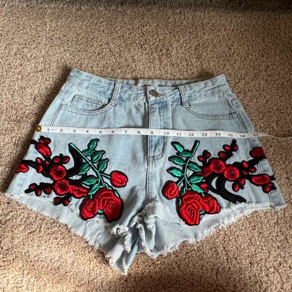 Asilio Women’s Floral Embroidered Jean Shorts - Picture 11 of 12